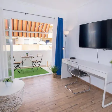 Cosy Close To Sea, Wifi, Air Cond *