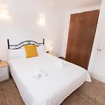 アパート Cosy Close To Sea, Wifi, Air Cond
