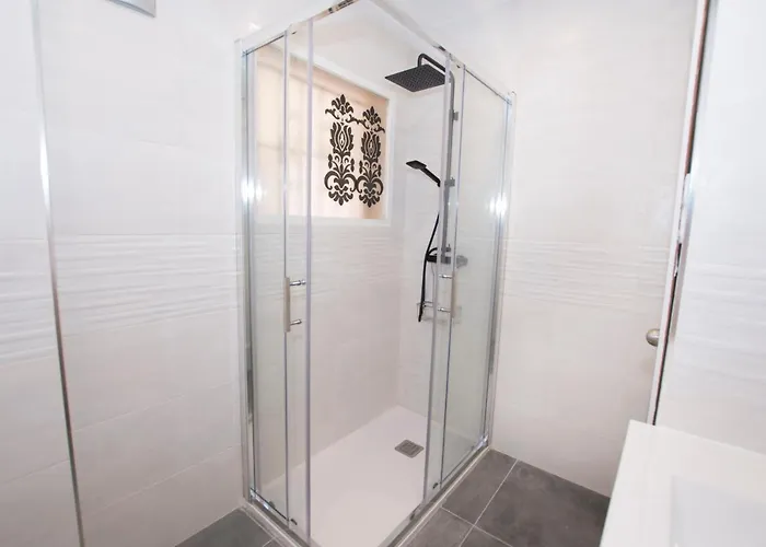 Cosy Close To Sea, Wifi, Air Cond *