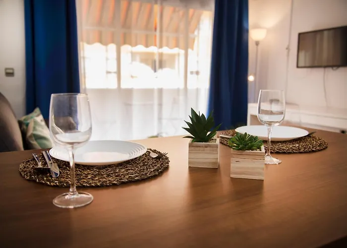 Cosy Close To Sea, Wifi, Air Cond Apartment *